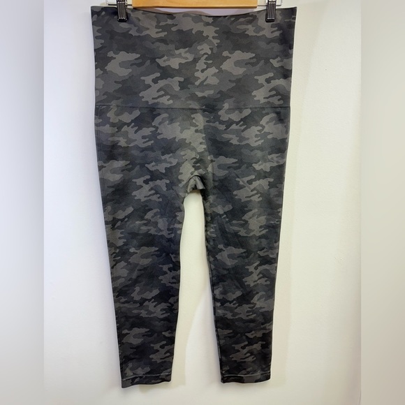 SPANX Pants - SPANX, Seamless Leggings for Women, Sage Camo, Size 3X